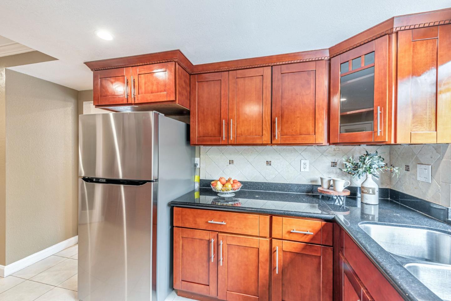 Detail Gallery Image 14 of 51 For 2290 Lynwood Ter, Milpitas,  CA 95035 - 3 Beds | 3 Baths