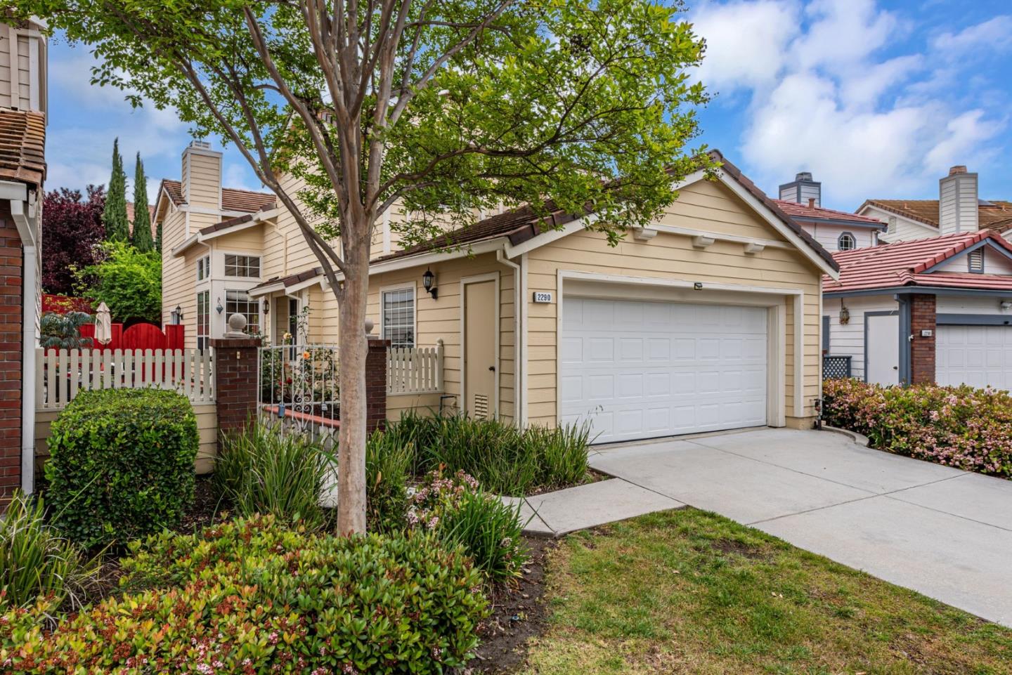 Detail Gallery Image 2 of 51 For 2290 Lynwood Ter, Milpitas,  CA 95035 - 3 Beds | 3 Baths