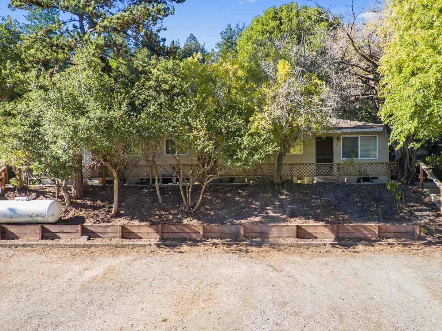 Detail Gallery Image 1 of 14 For 118 Beulah Ct, Santa Cruz,  CA 95060 - – Beds | – Baths