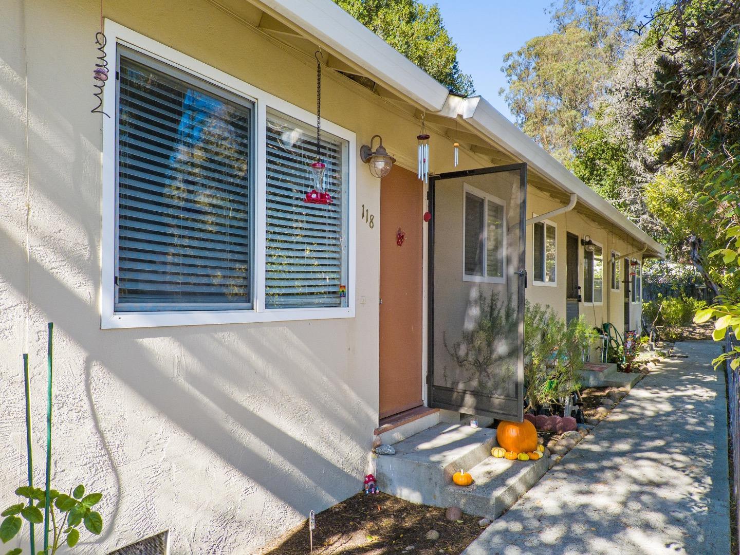 Detail Gallery Image 2 of 14 For 118 Beulah Ct, Santa Cruz,  CA 95060 - – Beds | – Baths
