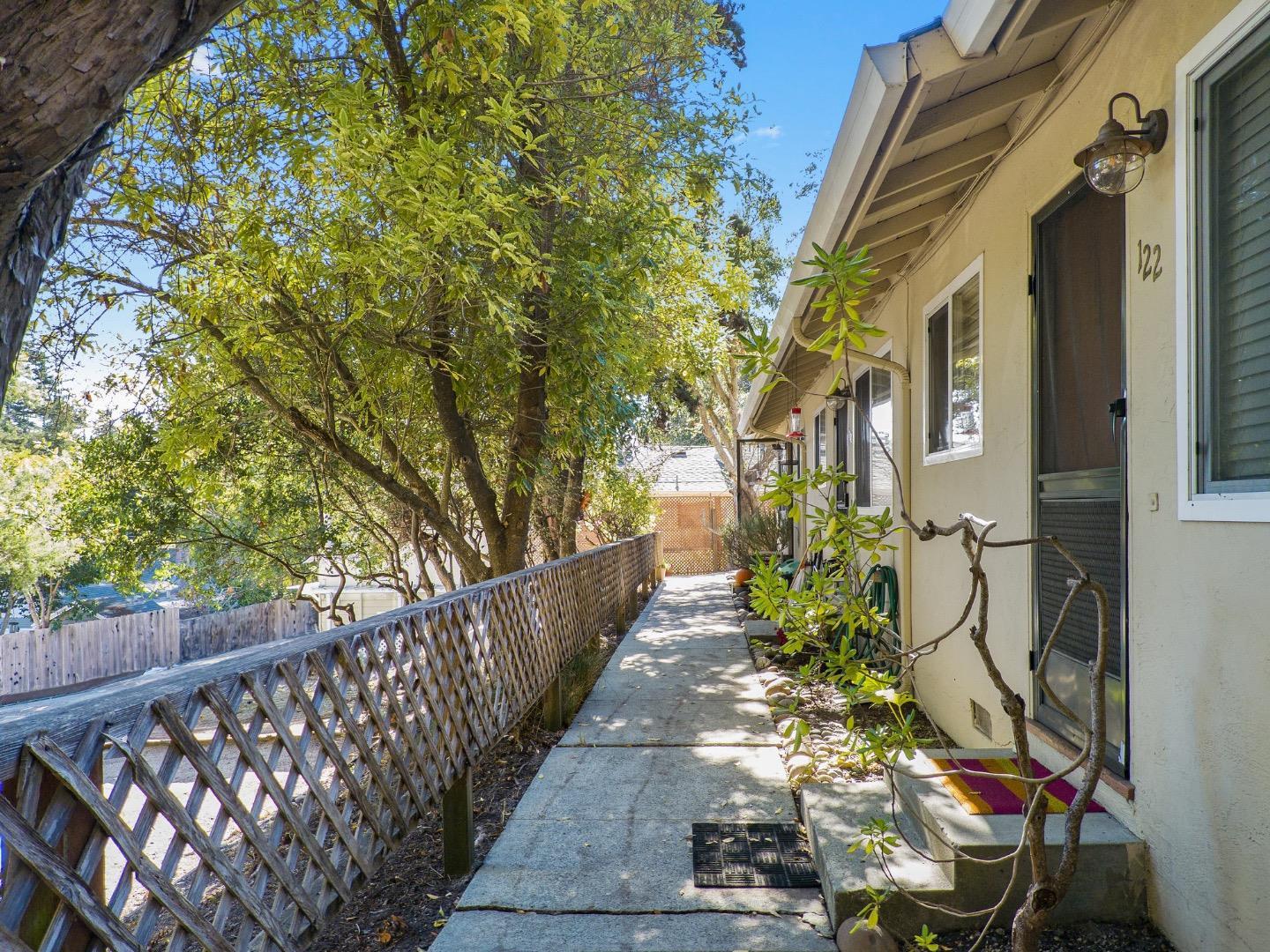 Detail Gallery Image 7 of 14 For 118 Beulah Ct, Santa Cruz,  CA 95060 - – Beds | – Baths