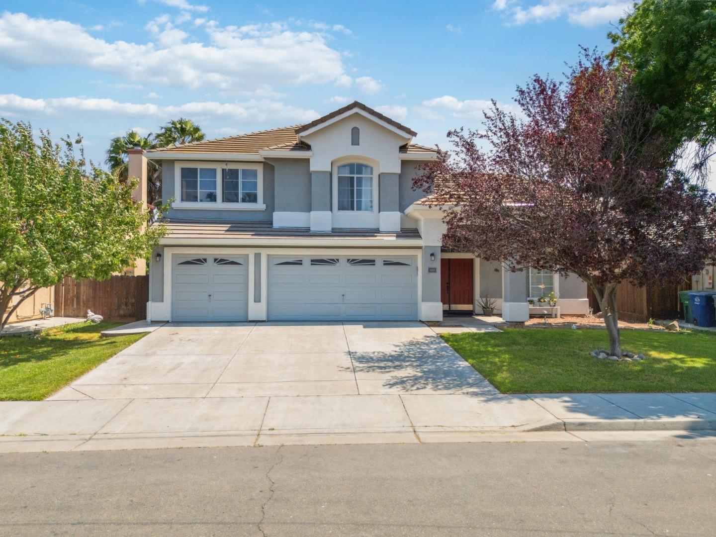 Detail Gallery Image 2 of 41 For 1009 Garden St, Los Banos,  CA 93635 - 4 Beds | 3 Baths