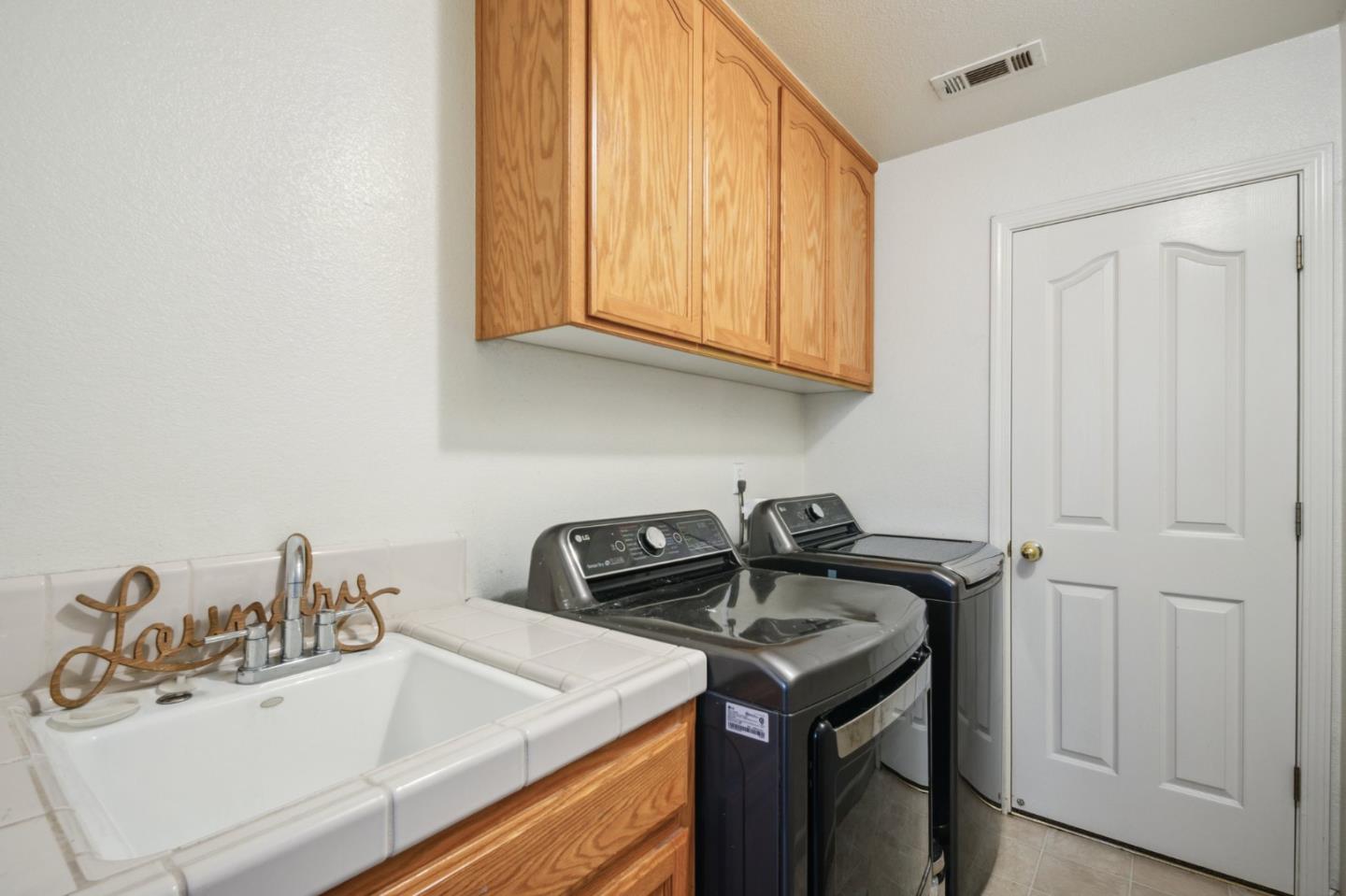 Detail Gallery Image 31 of 41 For 1009 Garden St, Los Banos,  CA 93635 - 4 Beds | 3 Baths