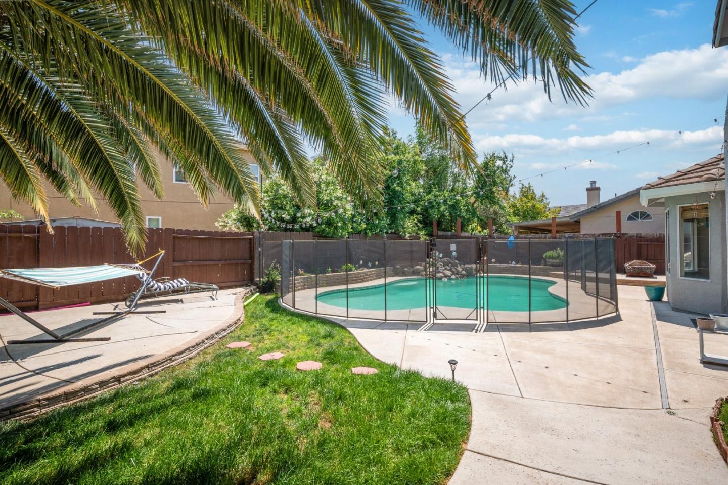 Detail Gallery Image 32 of 41 For 1009 Garden St, Los Banos,  CA 93635 - 4 Beds | 3 Baths