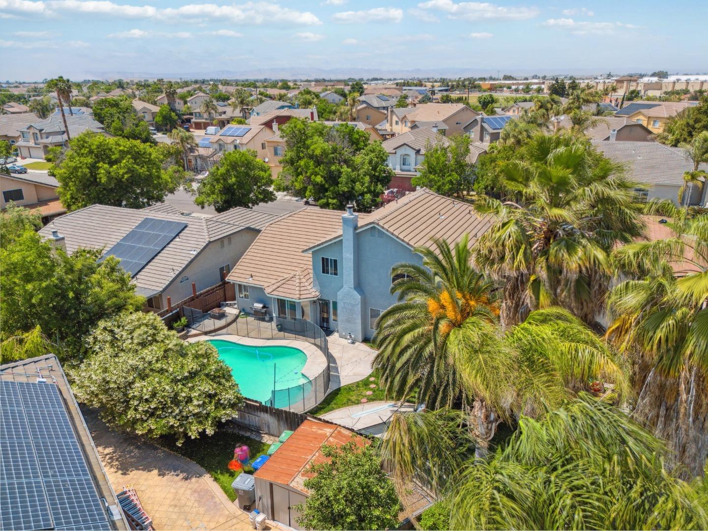 Detail Gallery Image 37 of 41 For 1009 Garden St, Los Banos,  CA 93635 - 4 Beds | 3 Baths