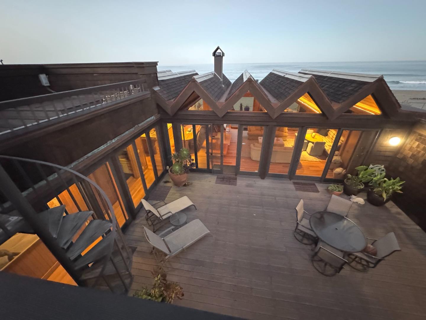Detail Gallery Image 22 of 24 For 547 Beach Dr, Aptos,  CA 95003 - 4 Beds | 4 Baths