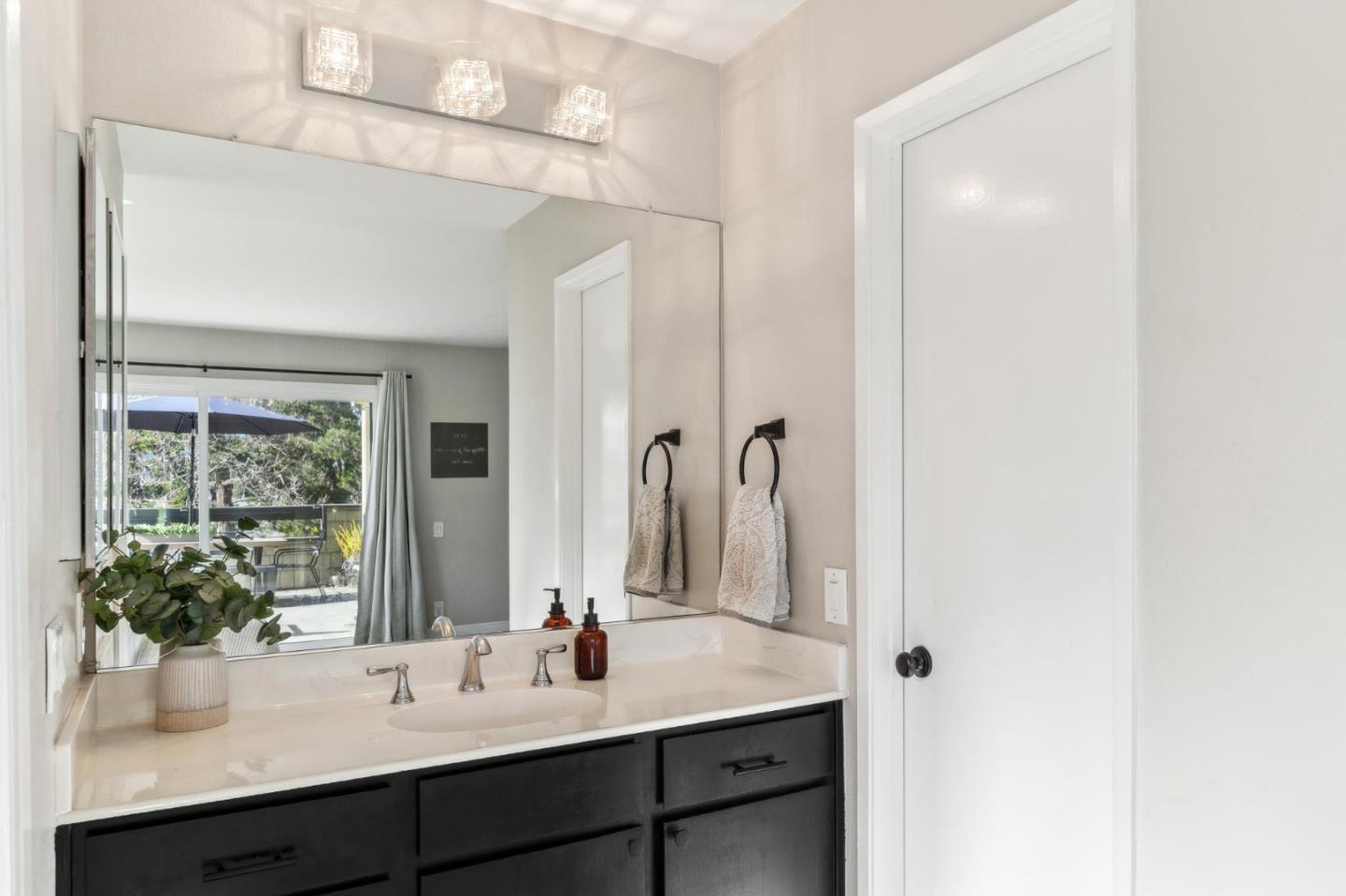 Detail Gallery Image 35 of 40 For 824 Wharfside Rd, San Mateo,  CA 94404 - 1 Beds | 1/1 Baths