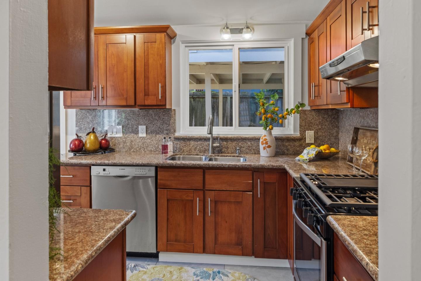 Detail Gallery Image 15 of 47 For 134 3rd St, Pacific Grove,  CA 93950 - 2 Beds | 1 Baths