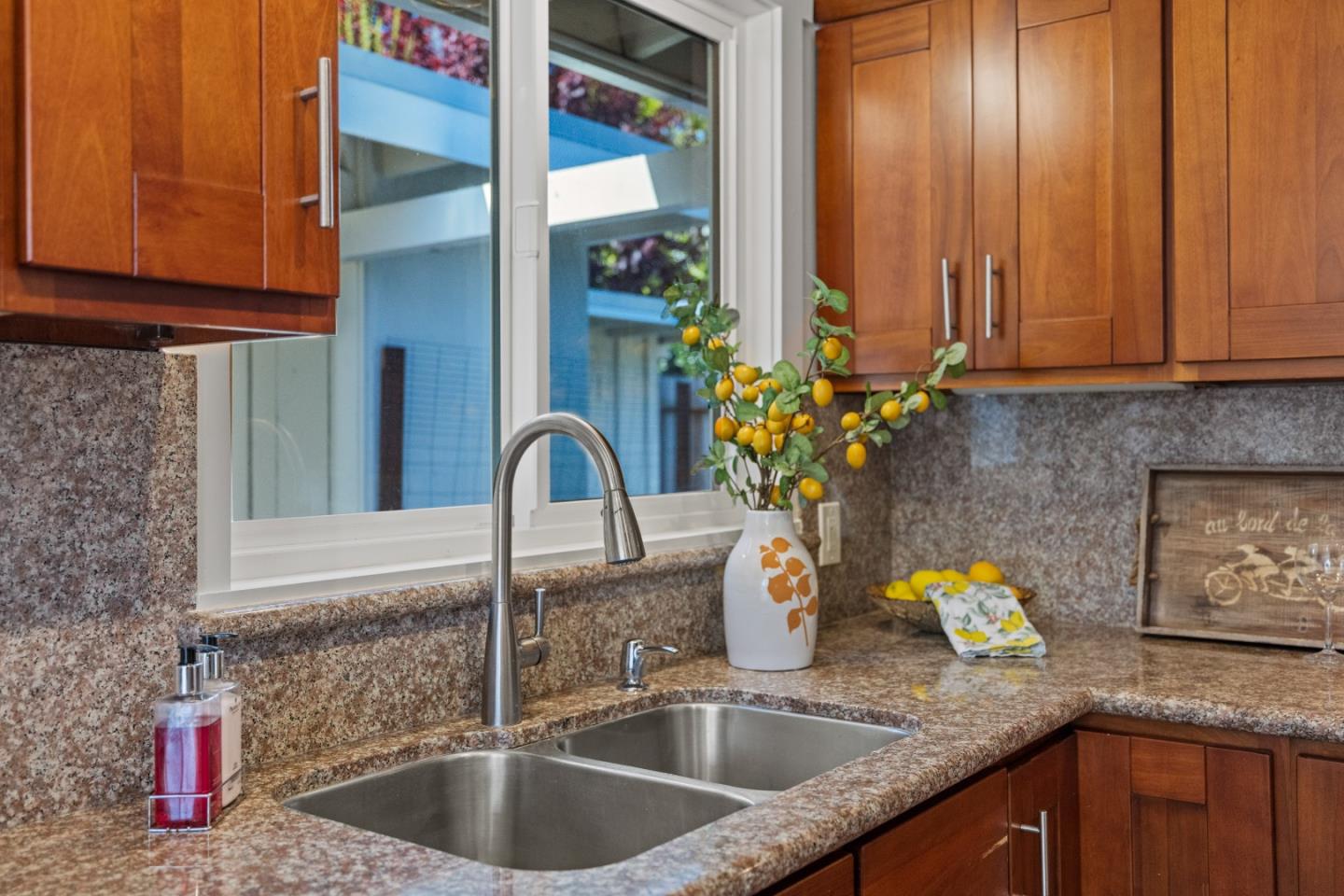 Detail Gallery Image 17 of 47 For 134 3rd St, Pacific Grove,  CA 93950 - 2 Beds | 1 Baths