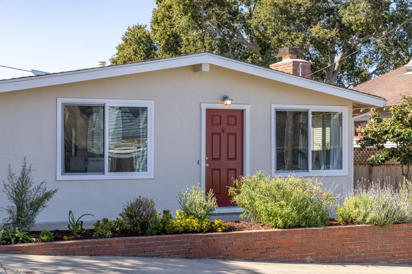 Detail Gallery Image 3 of 47 For 134 3rd St, Pacific Grove,  CA 93950 - 2 Beds | 1 Baths