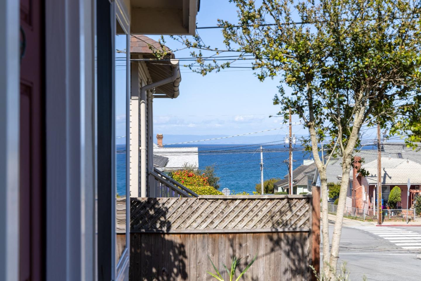 Detail Gallery Image 5 of 47 For 134 3rd St, Pacific Grove,  CA 93950 - 2 Beds | 1 Baths