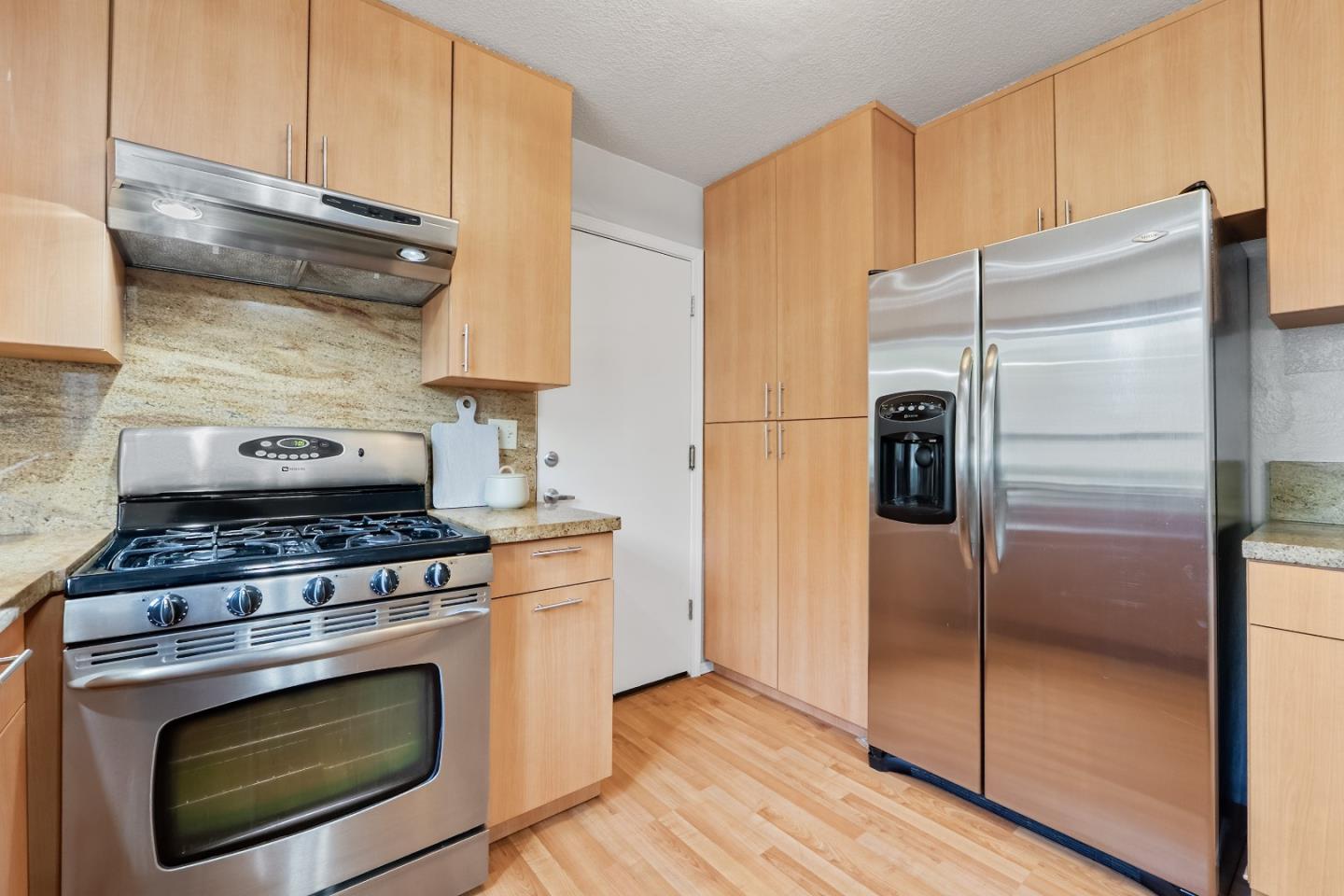 Detail Gallery Image 14 of 36 For 1562 Fairway Green Cir, San Jose,  CA 95131 - 2 Beds | 2 Baths