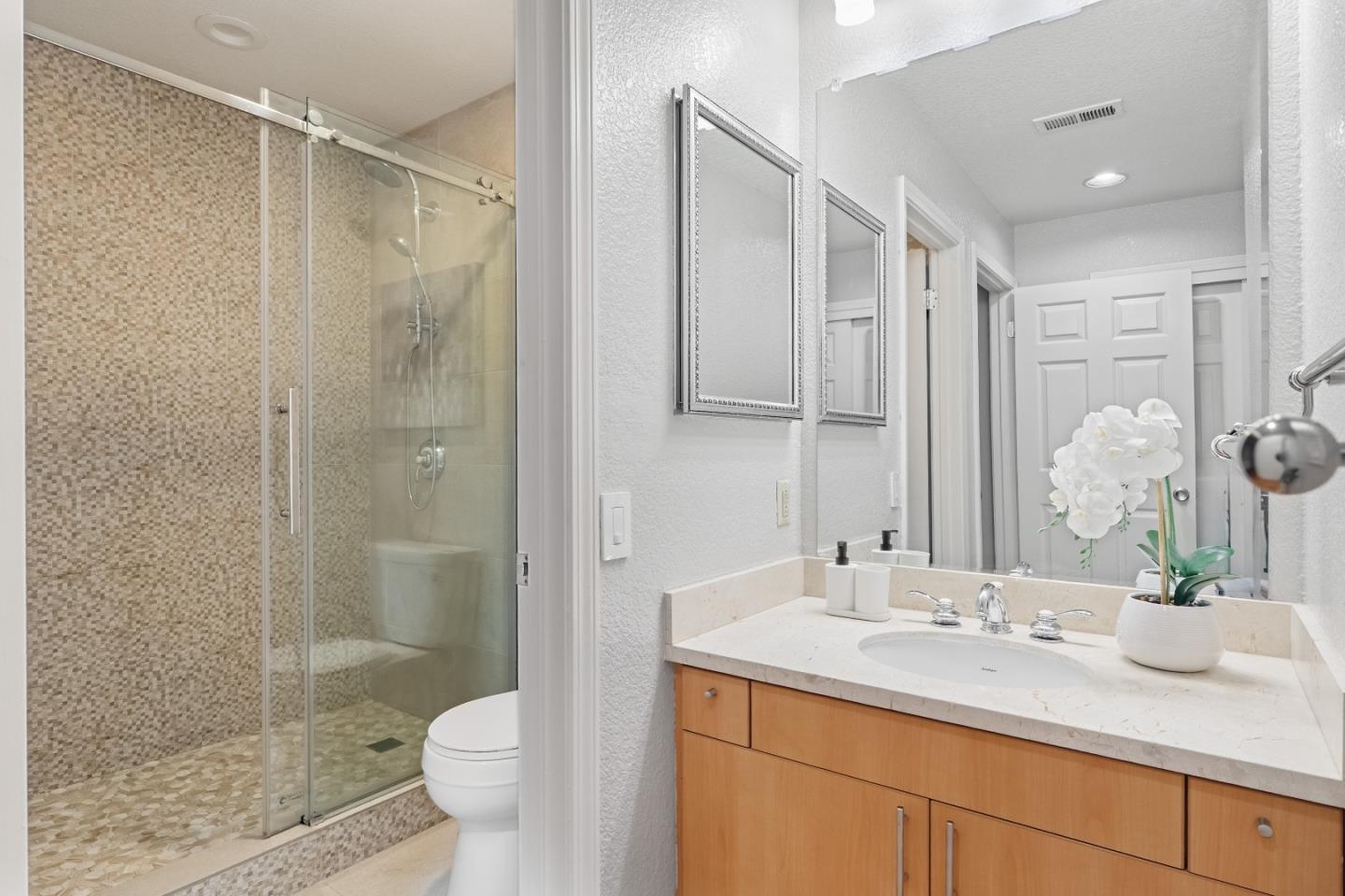 Detail Gallery Image 17 of 36 For 1562 Fairway Green Cir, San Jose,  CA 95131 - 2 Beds | 2 Baths