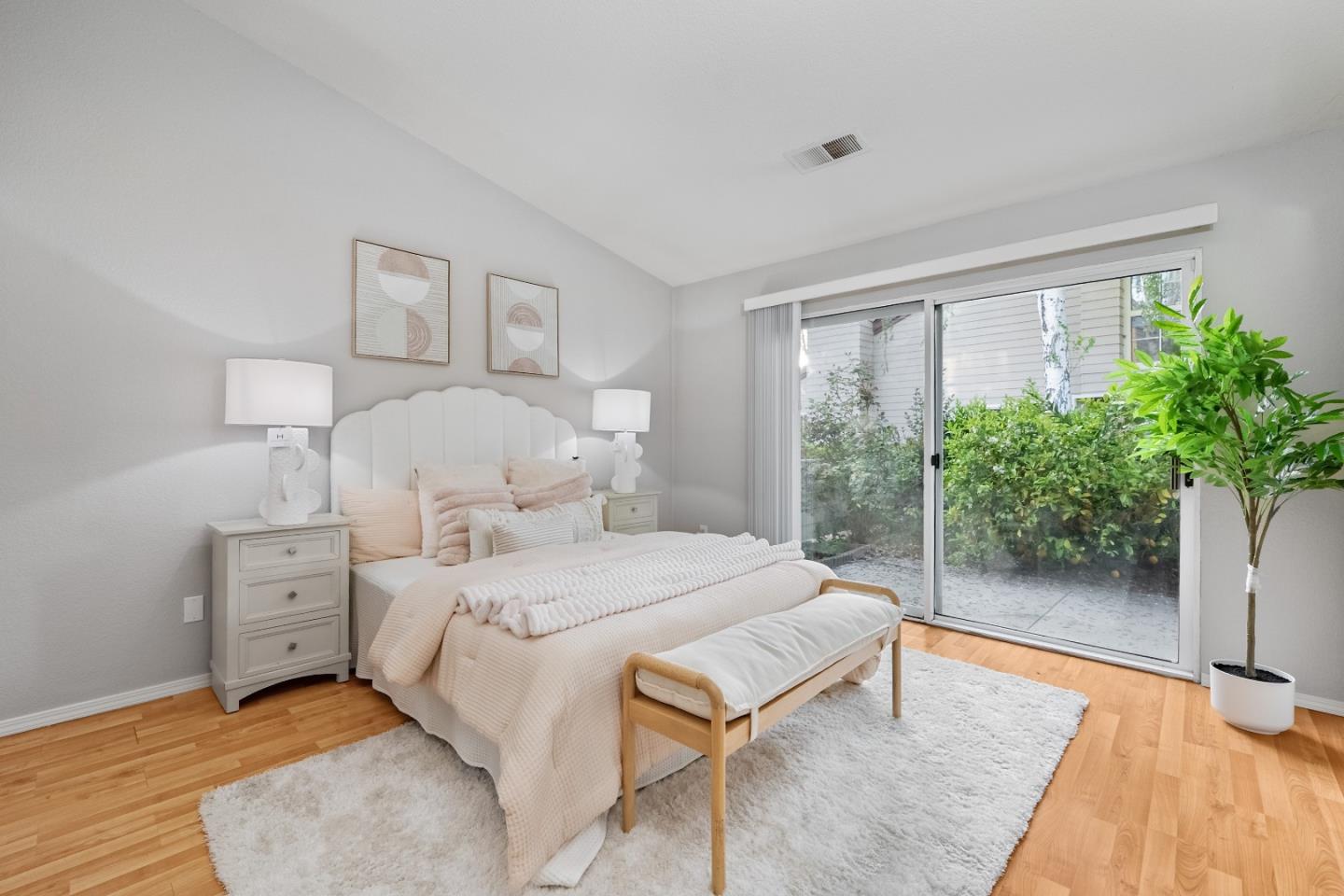 Detail Gallery Image 19 of 36 For 1562 Fairway Green Cir, San Jose,  CA 95131 - 2 Beds | 2 Baths