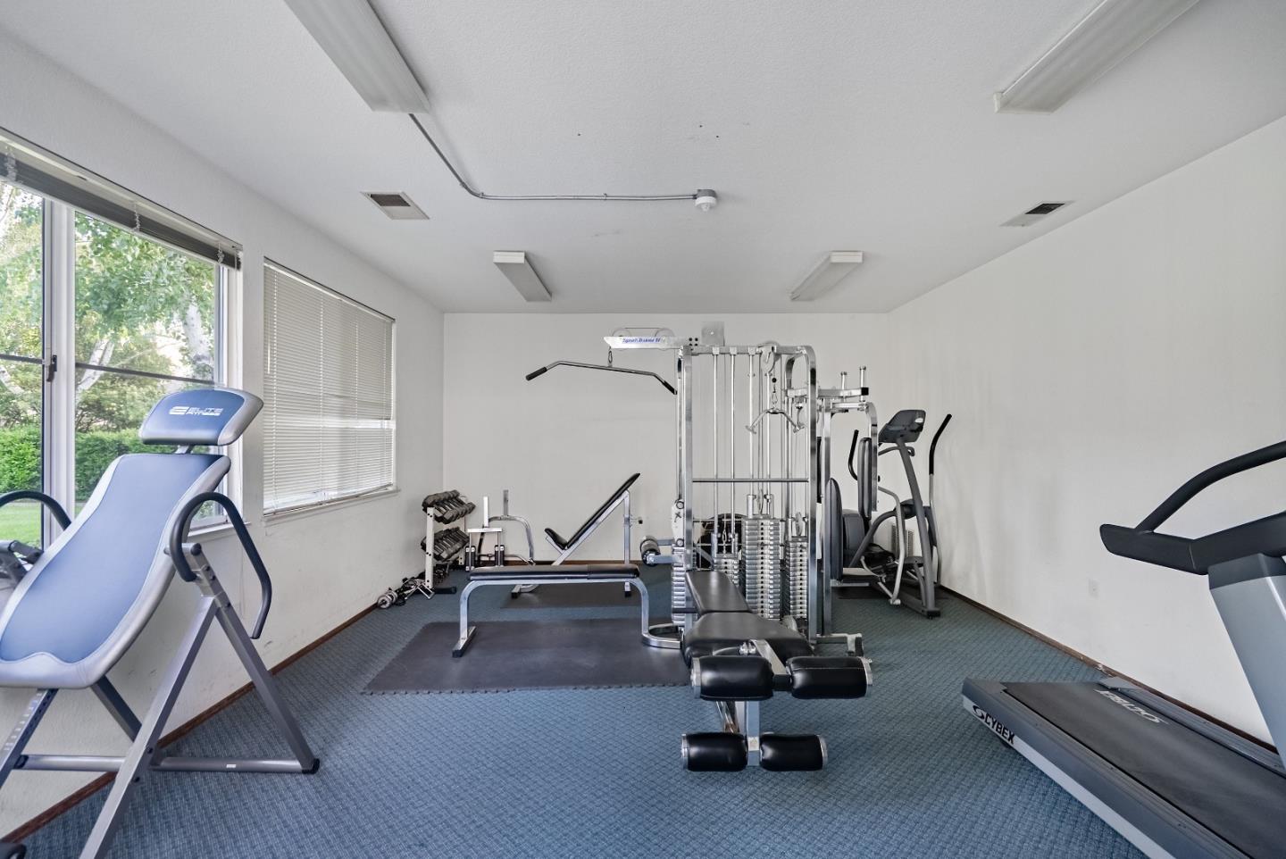 Detail Gallery Image 28 of 36 For 1562 Fairway Green Cir, San Jose,  CA 95131 - 2 Beds | 2 Baths