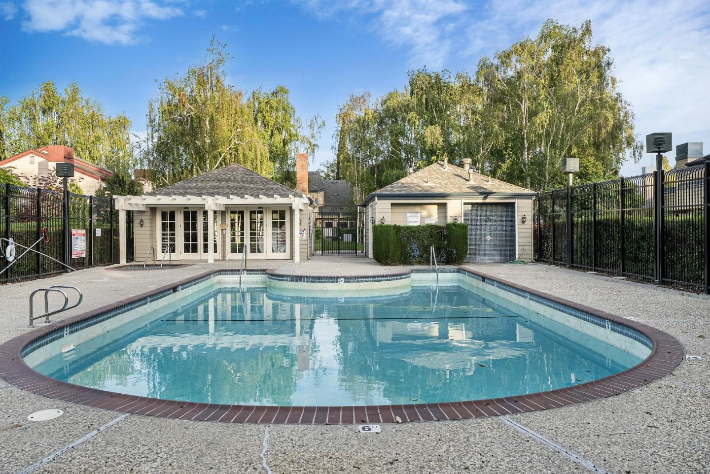 Detail Gallery Image 32 of 36 For 1562 Fairway Green Cir, San Jose,  CA 95131 - 2 Beds | 2 Baths