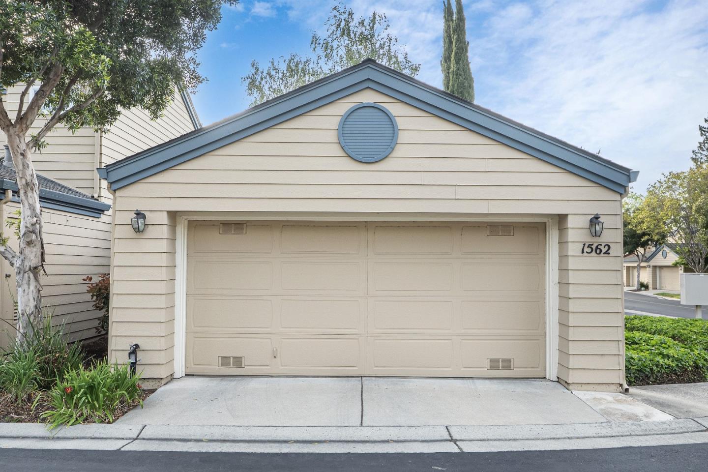 Detail Gallery Image 35 of 36 For 1562 Fairway Green Cir, San Jose,  CA 95131 - 2 Beds | 2 Baths