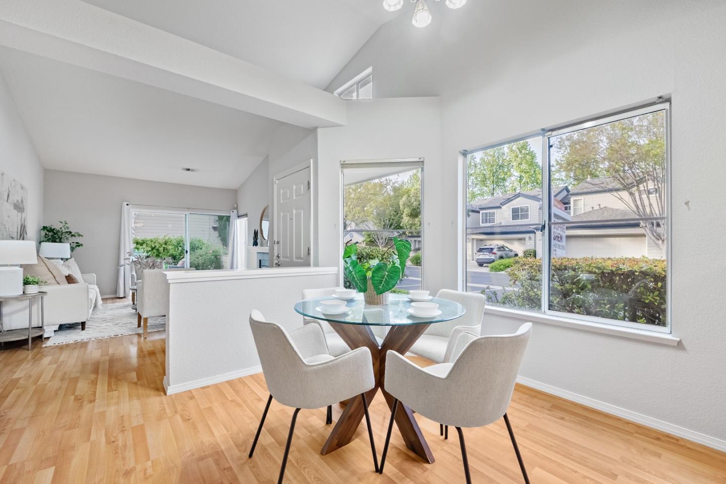 Detail Gallery Image 7 of 36 For 1562 Fairway Green Cir, San Jose,  CA 95131 - 2 Beds | 2 Baths
