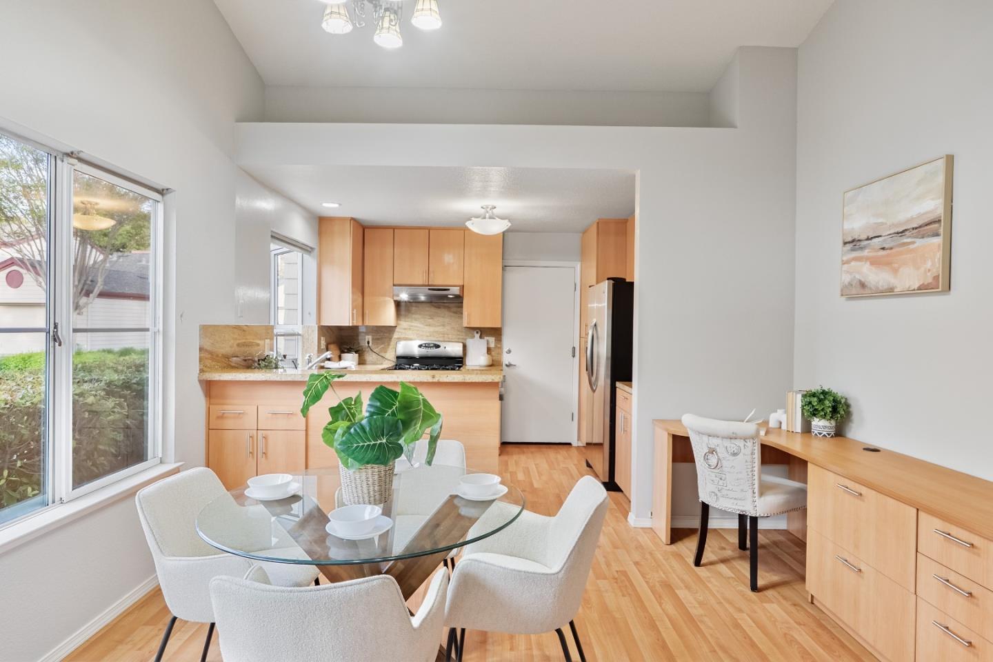 Detail Gallery Image 9 of 36 For 1562 Fairway Green Cir, San Jose,  CA 95131 - 2 Beds | 2 Baths