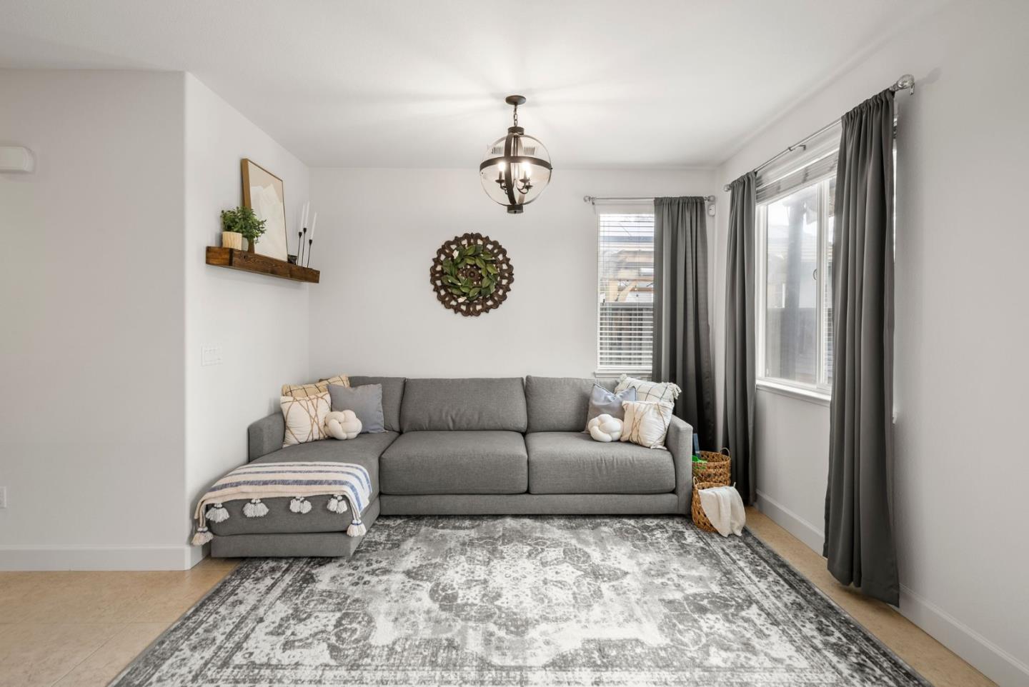 Detail Gallery Image 15 of 39 For 462 E Main Ave, Morgan Hill,  CA 95037 - 4 Beds | 2/1 Baths