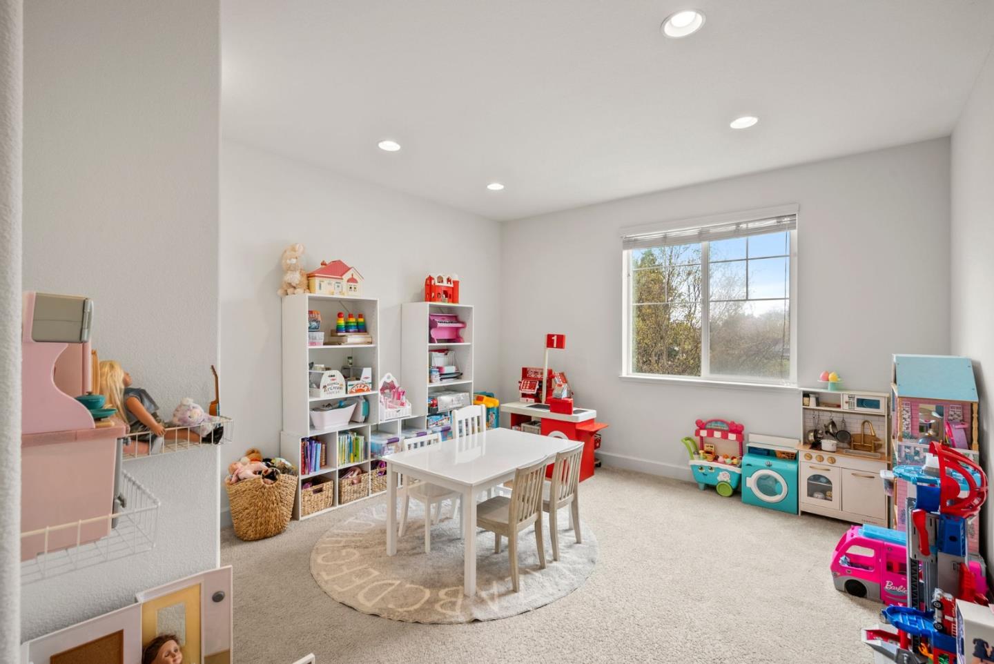 Detail Gallery Image 16 of 39 For 462 E Main Ave, Morgan Hill,  CA 95037 - 4 Beds | 2/1 Baths