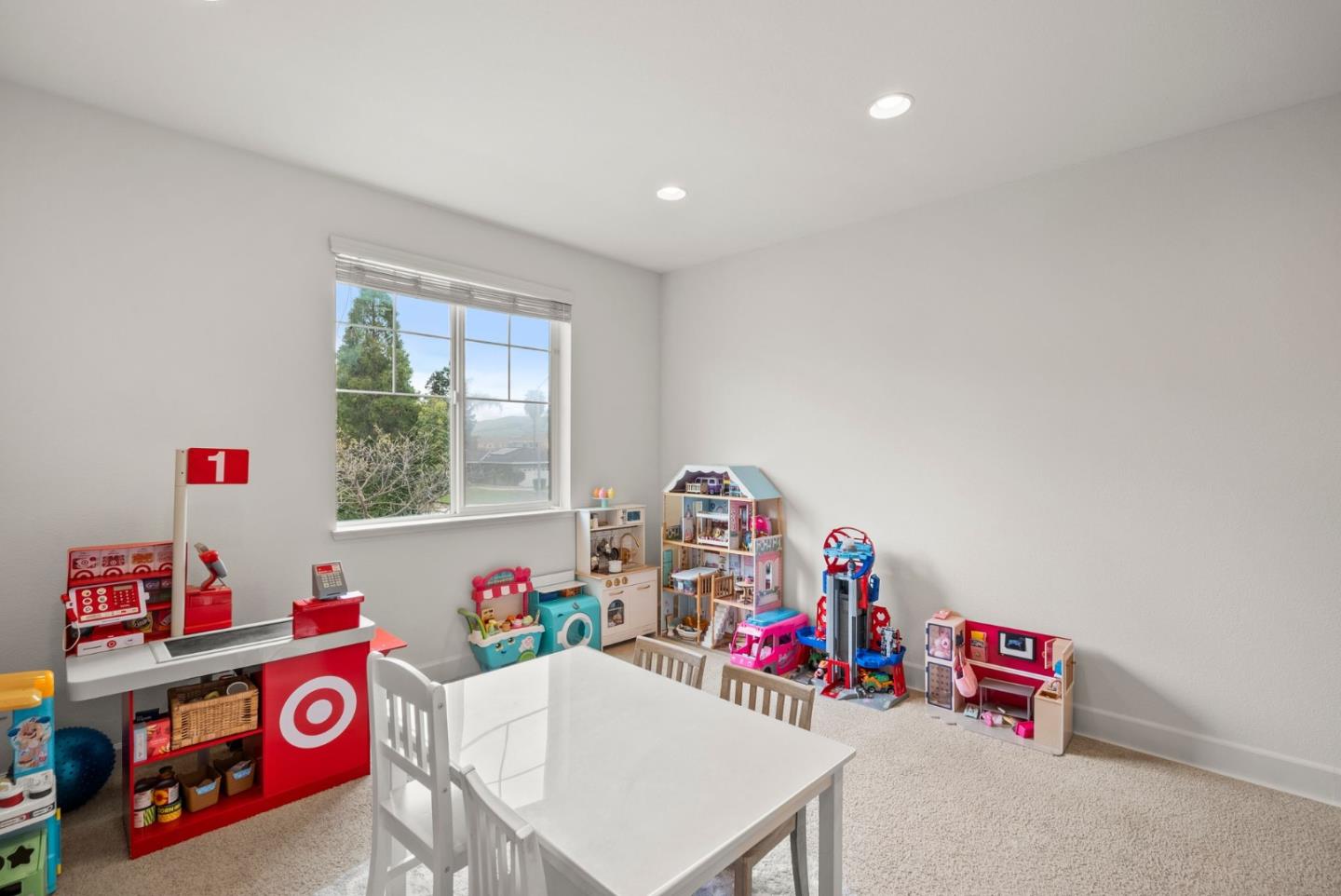 Detail Gallery Image 17 of 39 For 462 E Main Ave, Morgan Hill,  CA 95037 - 4 Beds | 2/1 Baths