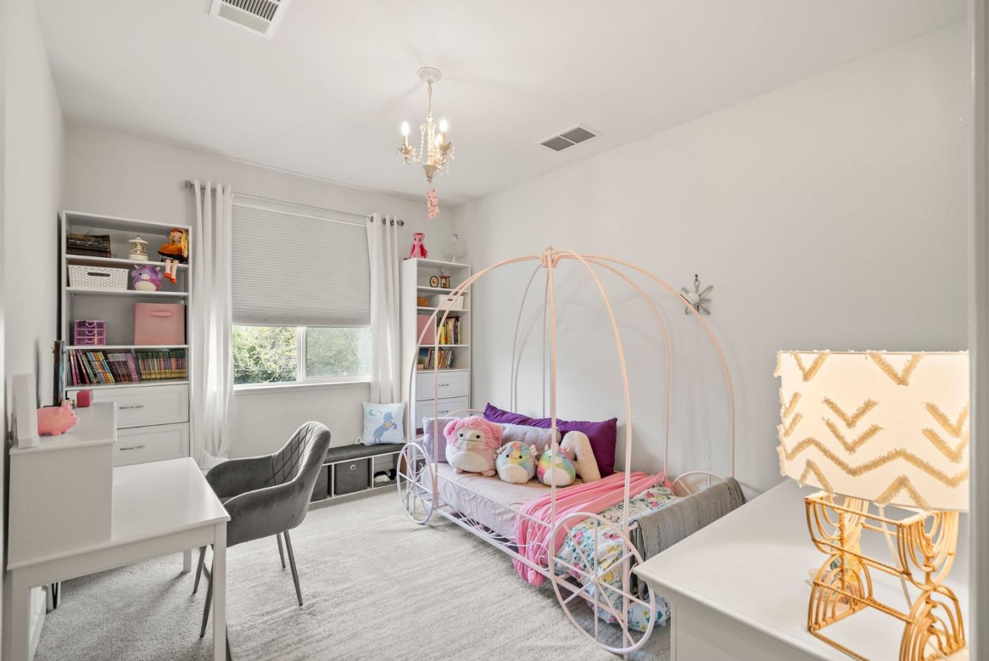 Detail Gallery Image 18 of 39 For 462 E Main Ave, Morgan Hill,  CA 95037 - 4 Beds | 2/1 Baths