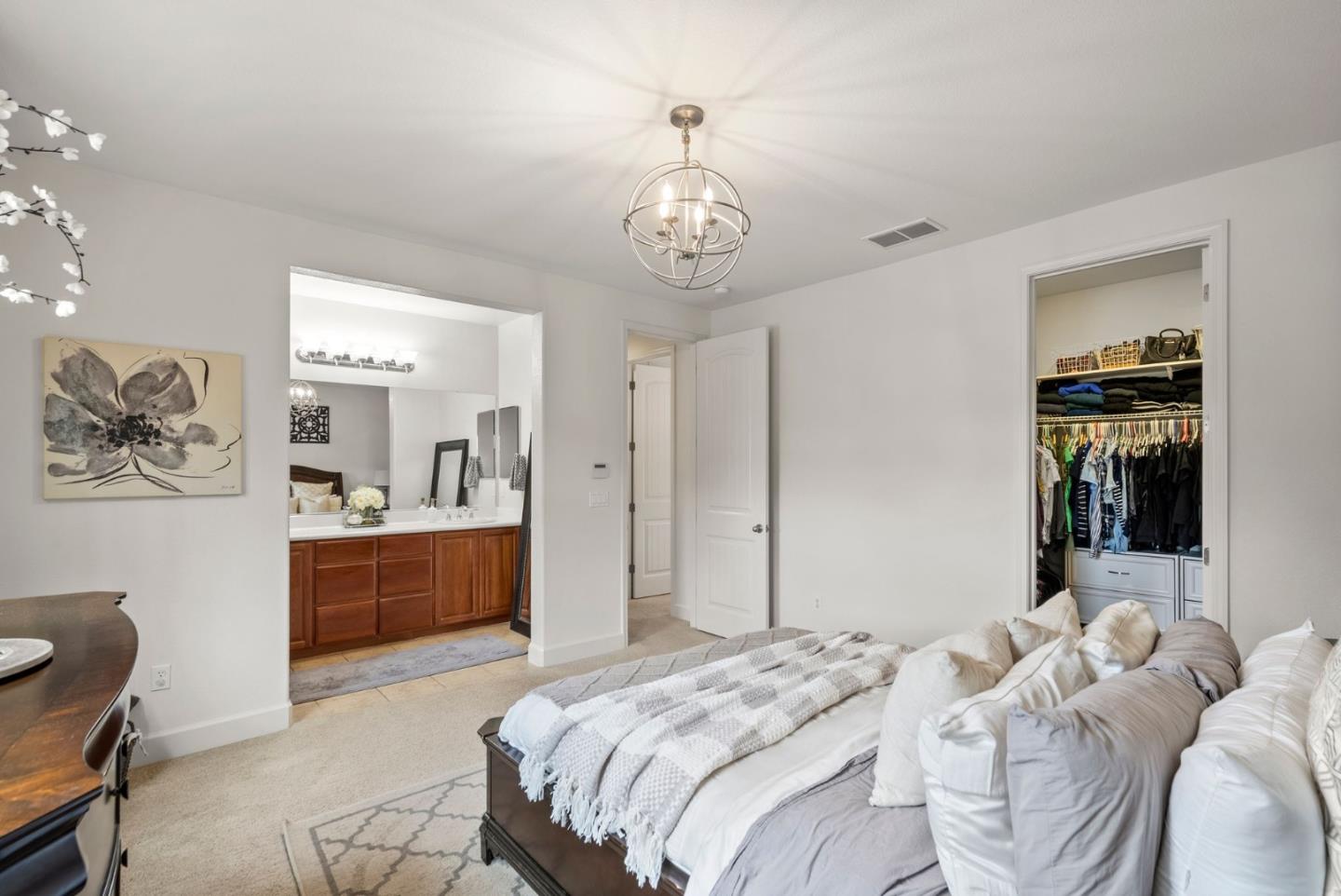 Detail Gallery Image 20 of 39 For 462 E Main Ave, Morgan Hill,  CA 95037 - 4 Beds | 2/1 Baths