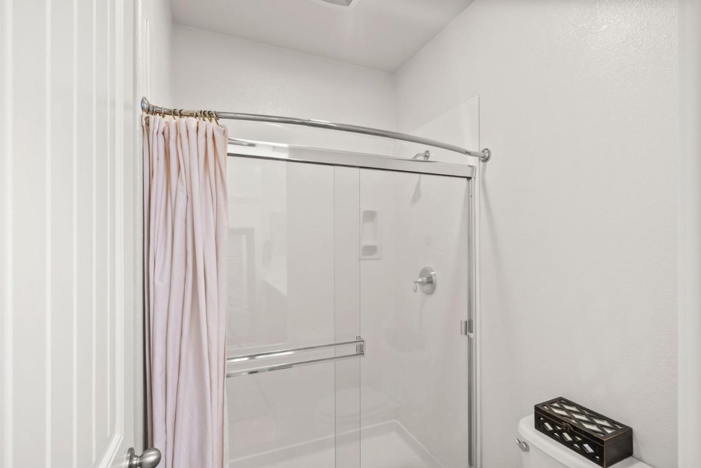 Detail Gallery Image 27 of 39 For 462 E Main Ave, Morgan Hill,  CA 95037 - 4 Beds | 2/1 Baths