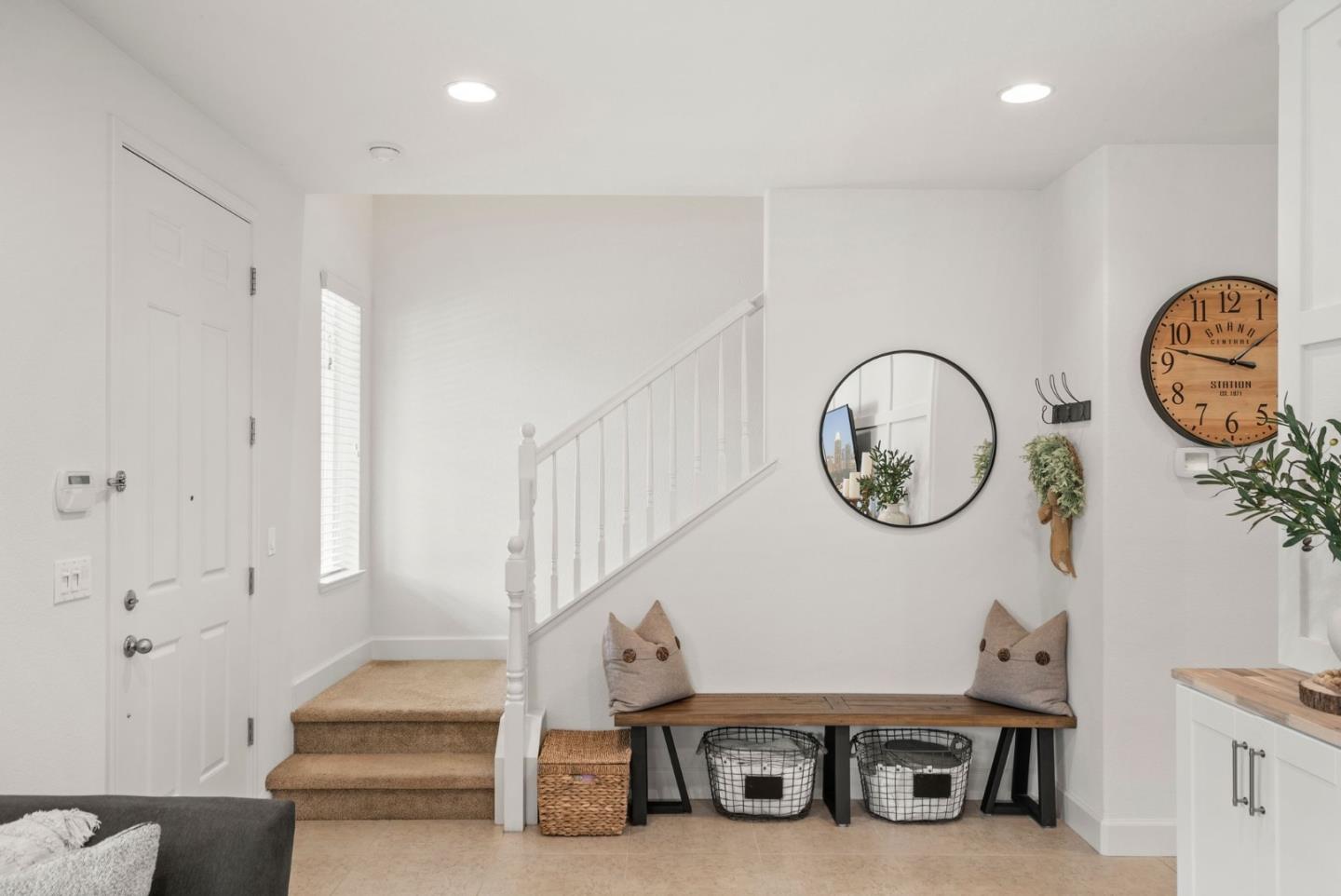 Detail Gallery Image 6 of 39 For 462 E Main Ave, Morgan Hill,  CA 95037 - 4 Beds | 2/1 Baths