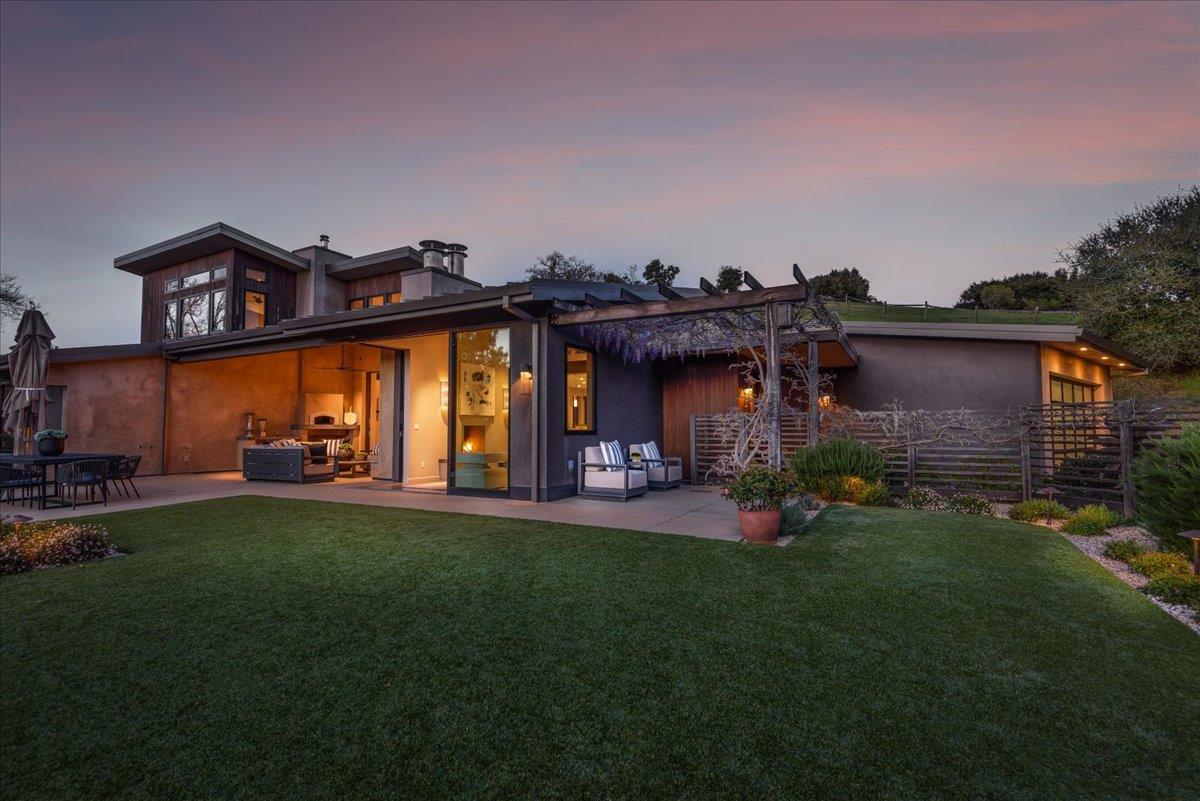 Detail Gallery Image 2 of 44 For 140 Pinon Dr, Portola Valley,  CA 94028 - 3 Beds | 2/1 Baths