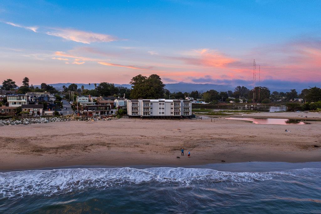 Detail Gallery Image 2 of 33 For 22130 E Cliff Dr 2d,  Santa Cruz,  CA 95062 - 2 Beds | 2 Baths