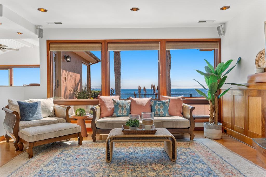 Detail Gallery Image 2 of 52 For 4790 Opal Cliff Dr, Santa Cruz,  CA 95062 - 3 Beds | 2/1 Baths