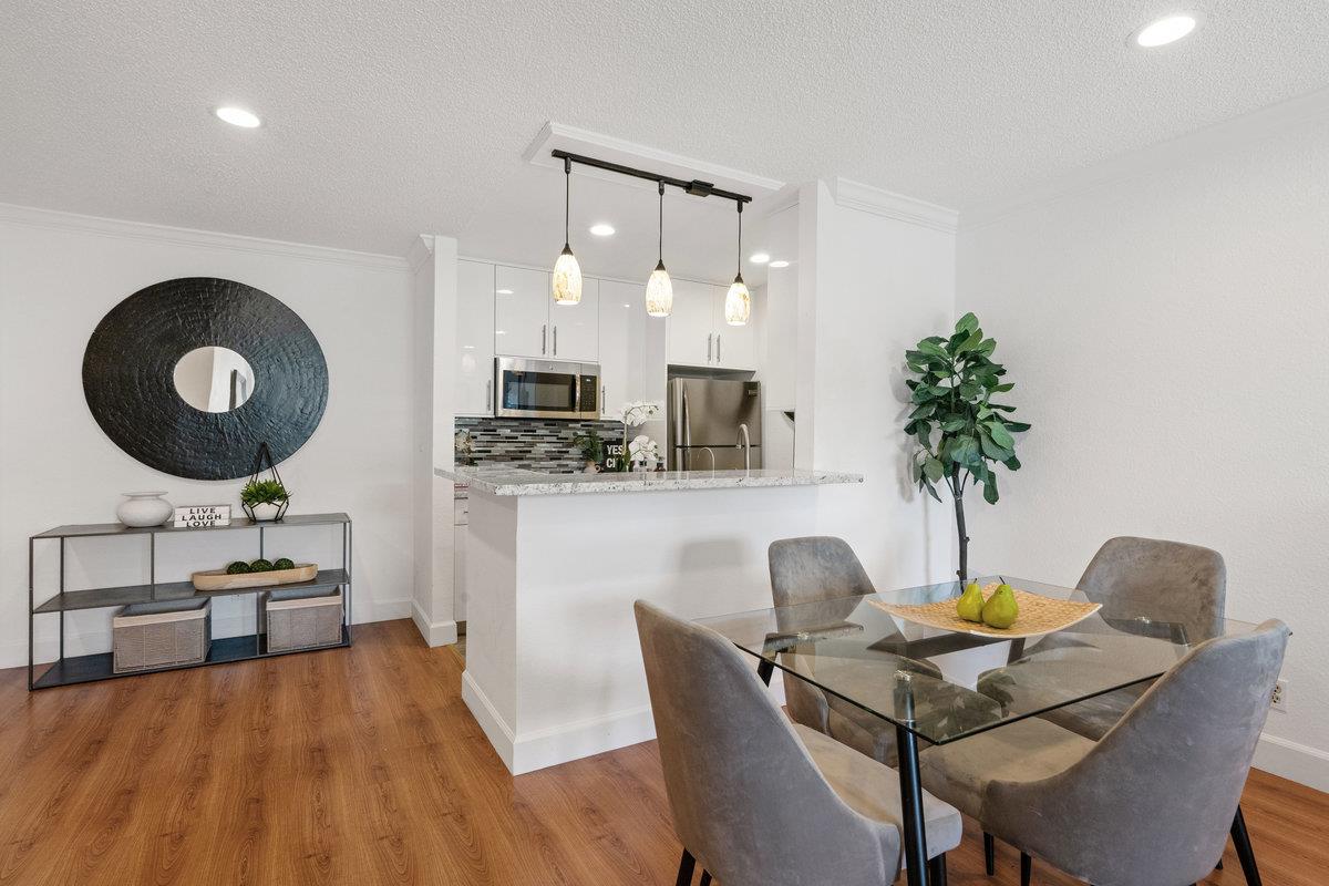 Detail Gallery Image 2 of 33 For 396 Imperial Way #207,  Daly City,  CA 94015 - 1 Beds | 1 Baths