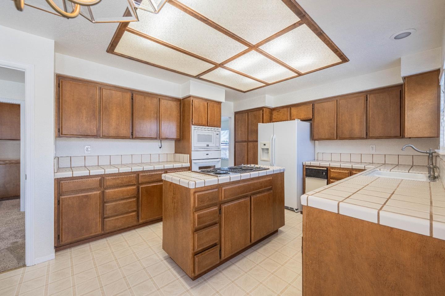 Detail Gallery Image 15 of 36 For 3008 Ransford Cir, Pacific Grove,  CA 93950 - 3 Beds | 3 Baths