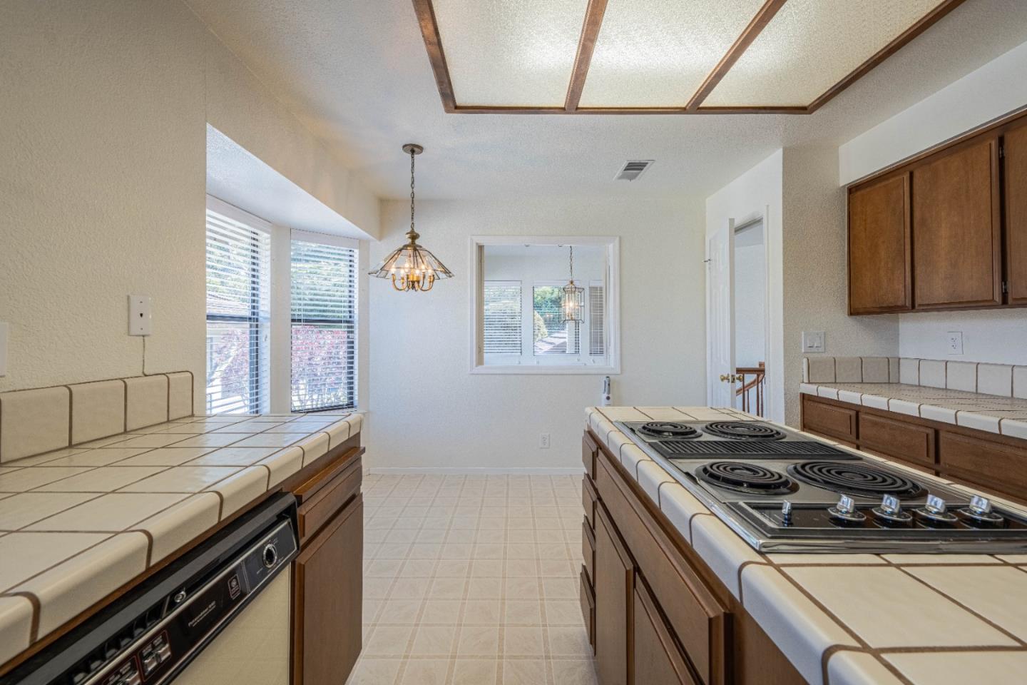 Detail Gallery Image 16 of 36 For 3008 Ransford Cir, Pacific Grove,  CA 93950 - 3 Beds | 3 Baths