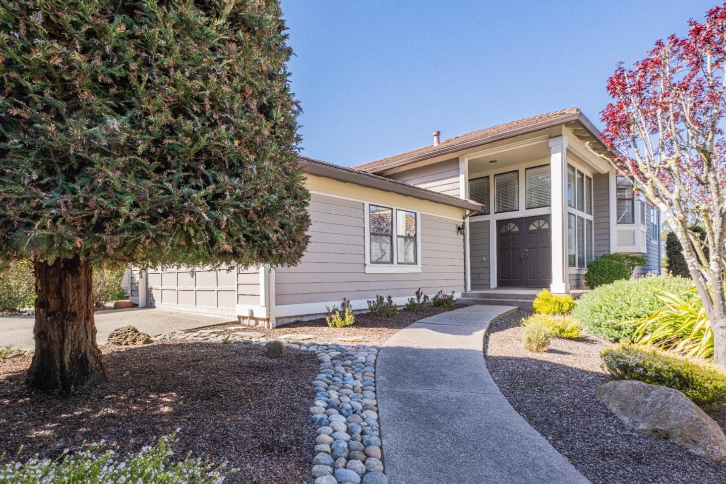 Detail Gallery Image 2 of 36 For 3008 Ransford Cir, Pacific Grove,  CA 93950 - 3 Beds | 3 Baths