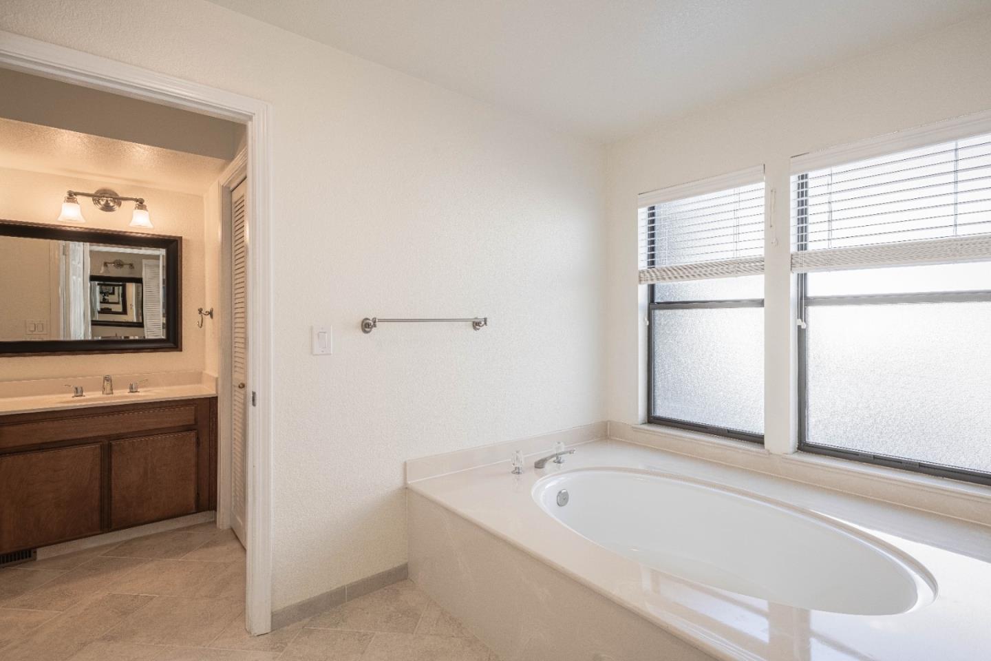 Detail Gallery Image 22 of 36 For 3008 Ransford Cir, Pacific Grove,  CA 93950 - 3 Beds | 3 Baths