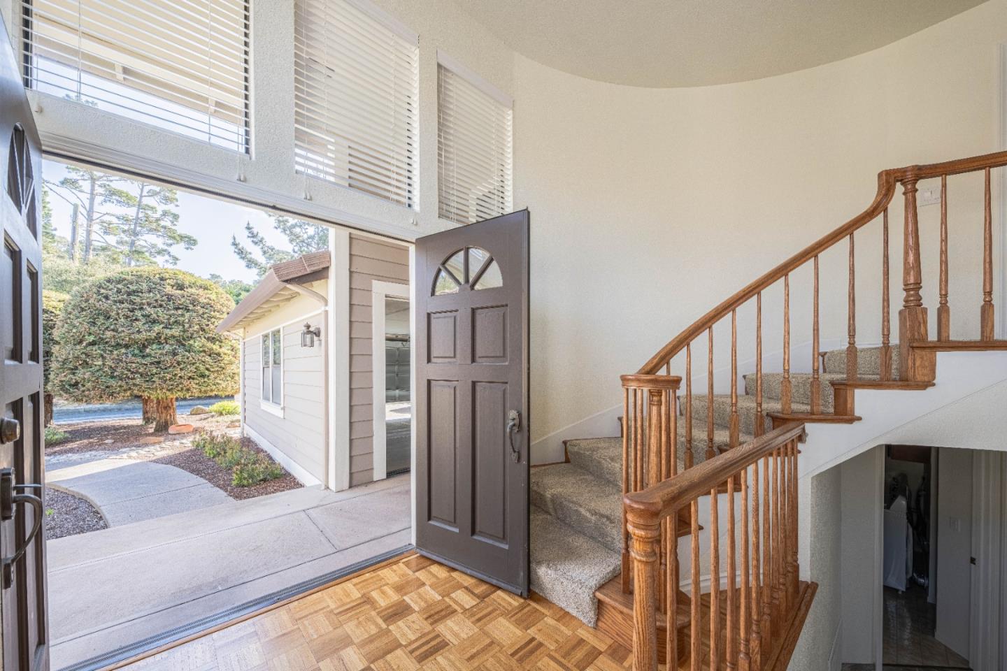 Detail Gallery Image 6 of 36 For 3008 Ransford Cir, Pacific Grove,  CA 93950 - 3 Beds | 3 Baths