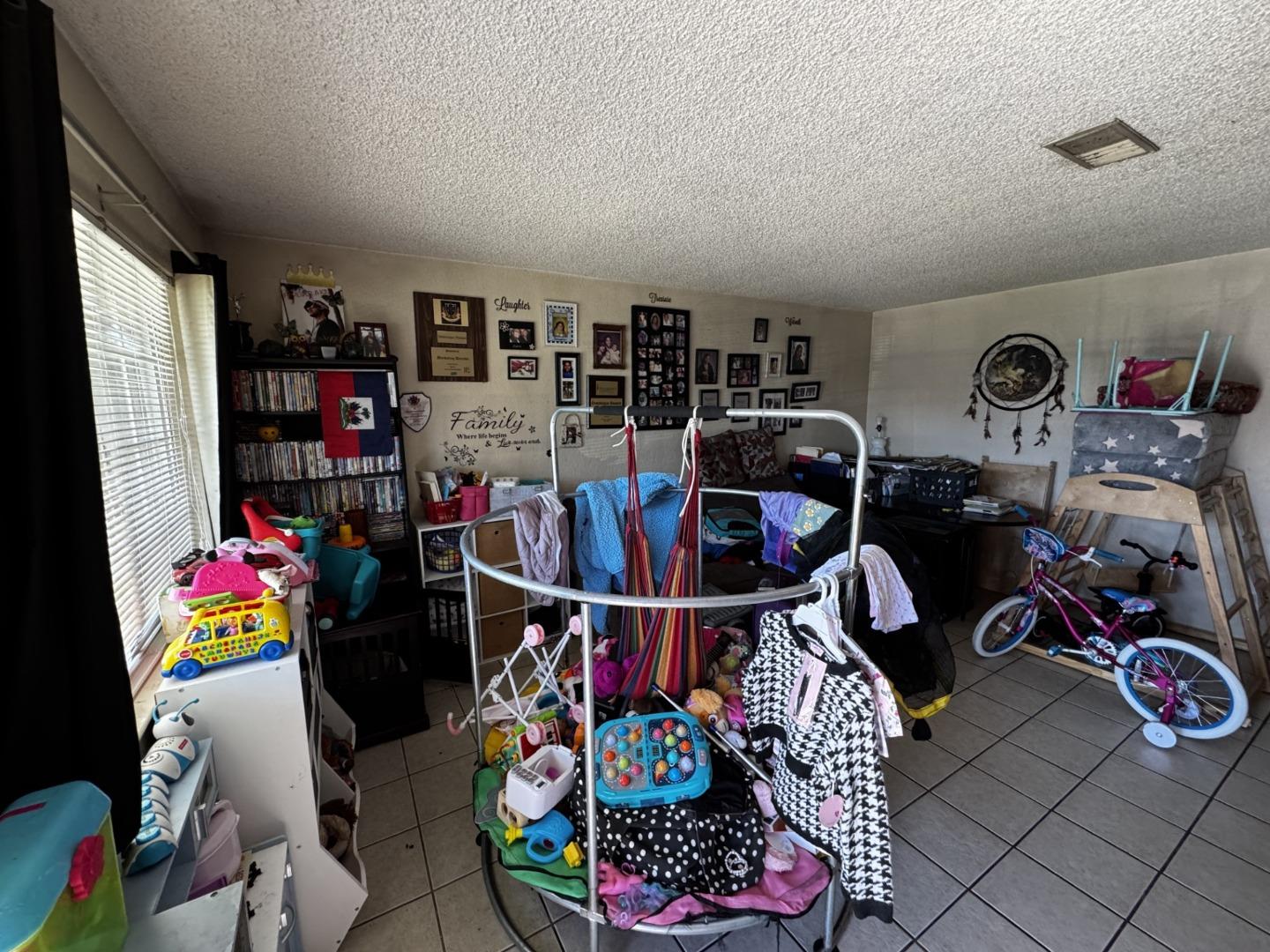 Detail Gallery Image 16 of 24 For 2915 Pixie Dr, Stockton,  CA 95203 - – Beds | – Baths