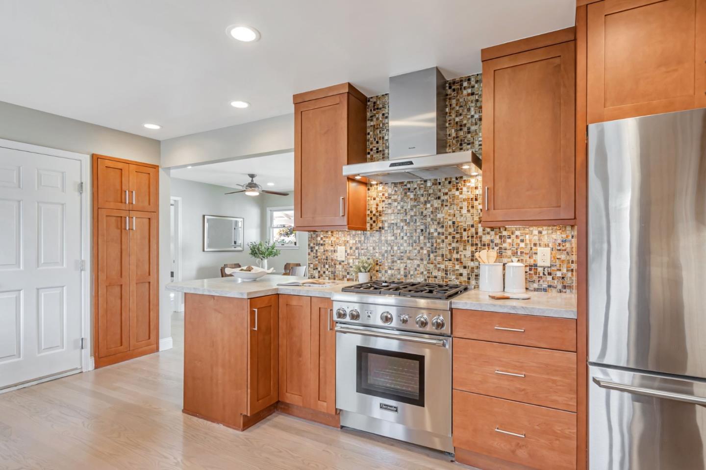 Detail Gallery Image 10 of 41 For 1453 Cherrydale Dr, San Jose,  CA 95125 - 4 Beds | 2 Baths