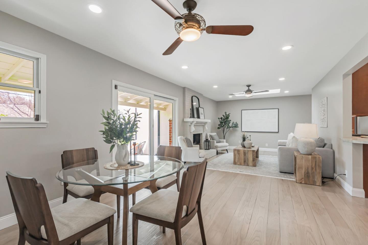 Detail Gallery Image 17 of 41 For 1453 Cherrydale Dr, San Jose,  CA 95125 - 4 Beds | 2 Baths