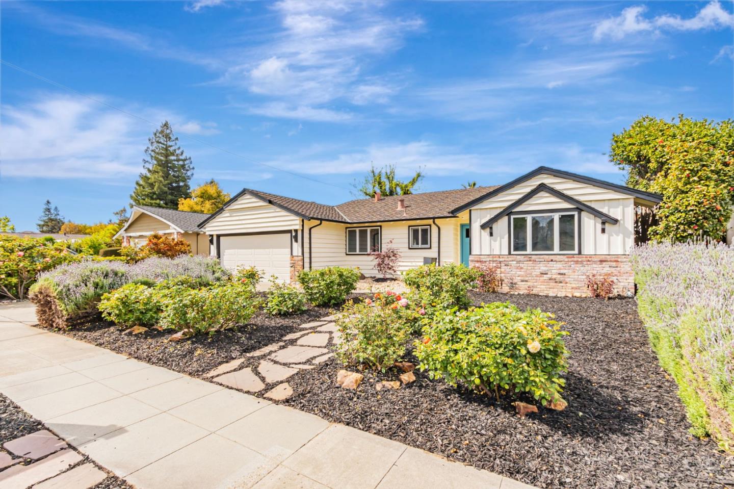 Detail Gallery Image 2 of 41 For 1453 Cherrydale Dr, San Jose,  CA 95125 - 4 Beds | 2 Baths