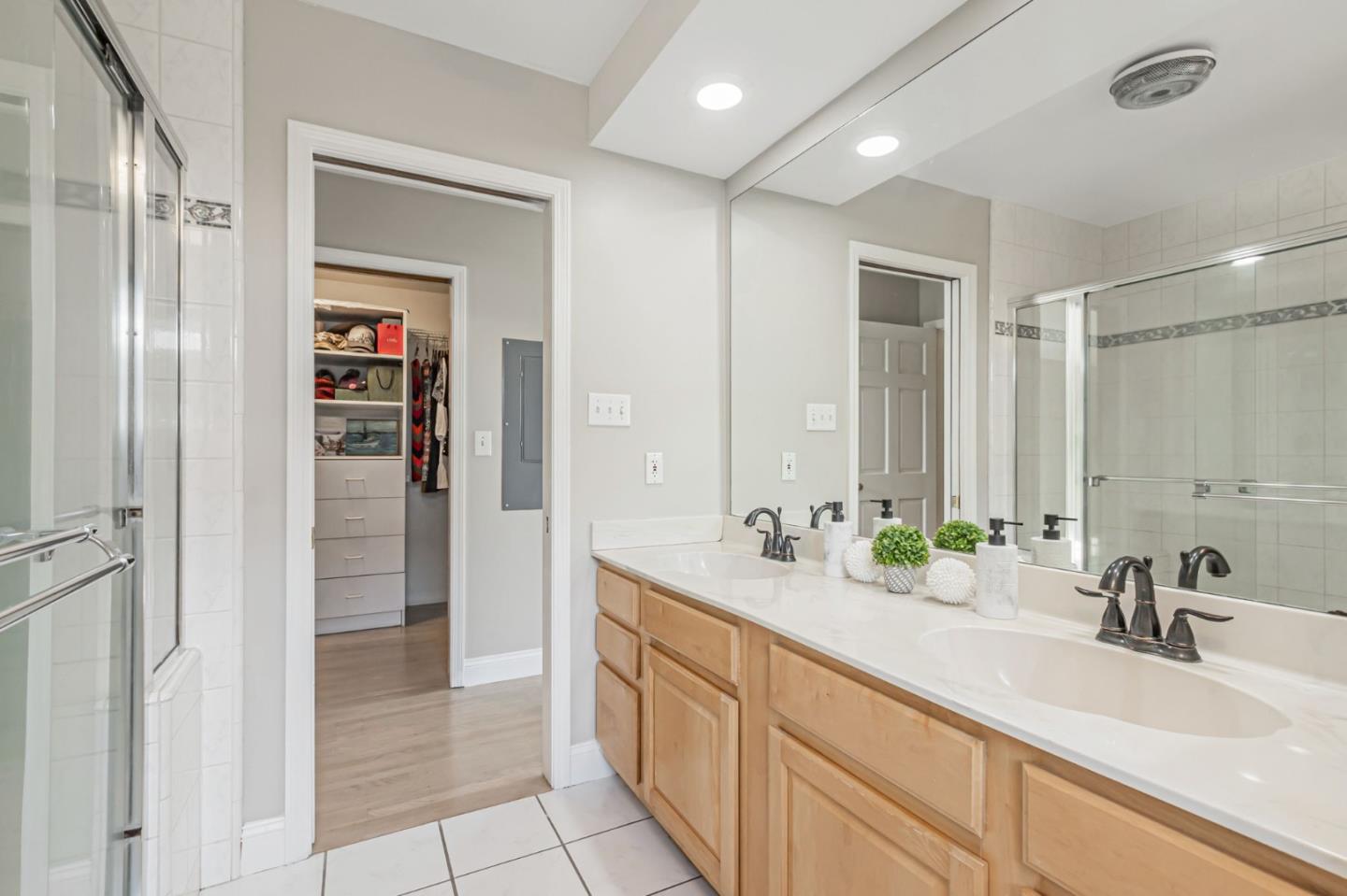 Detail Gallery Image 27 of 41 For 1453 Cherrydale Dr, San Jose,  CA 95125 - 4 Beds | 2 Baths