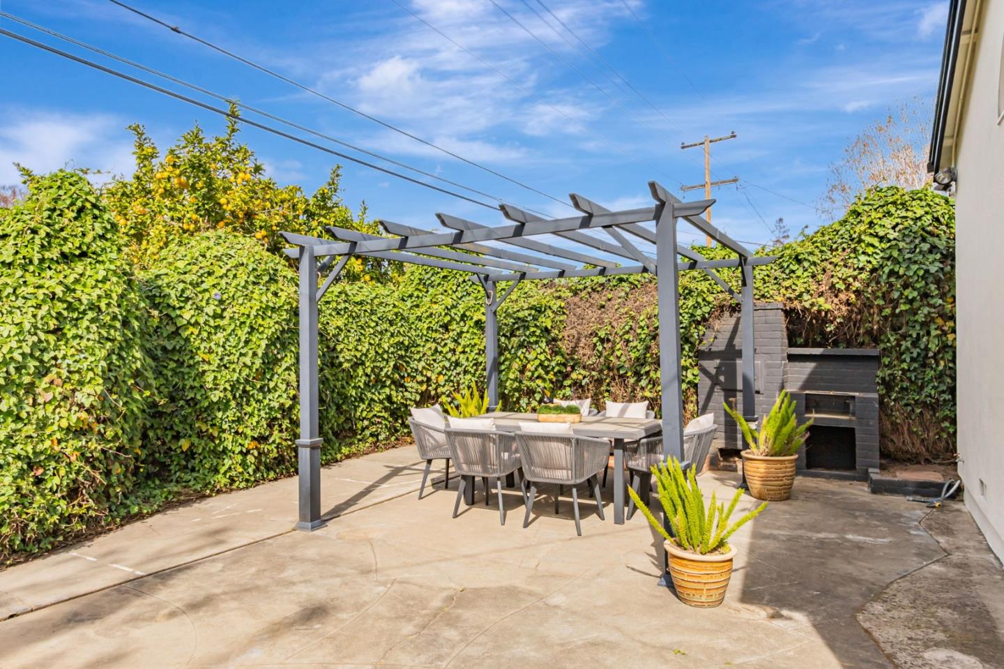 Detail Gallery Image 37 of 41 For 1453 Cherrydale Dr, San Jose,  CA 95125 - 4 Beds | 2 Baths