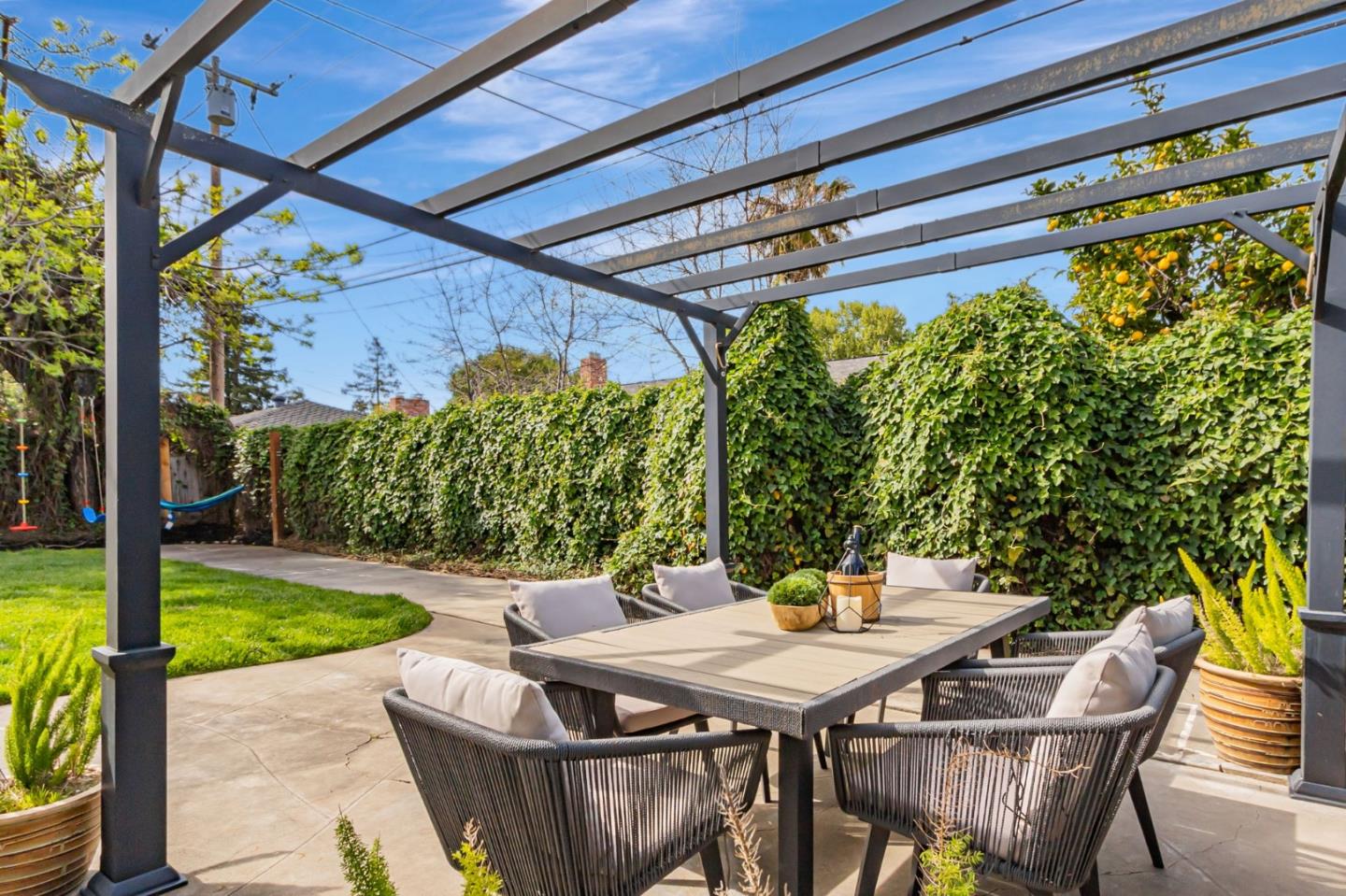 Detail Gallery Image 39 of 41 For 1453 Cherrydale Dr, San Jose,  CA 95125 - 4 Beds | 2 Baths