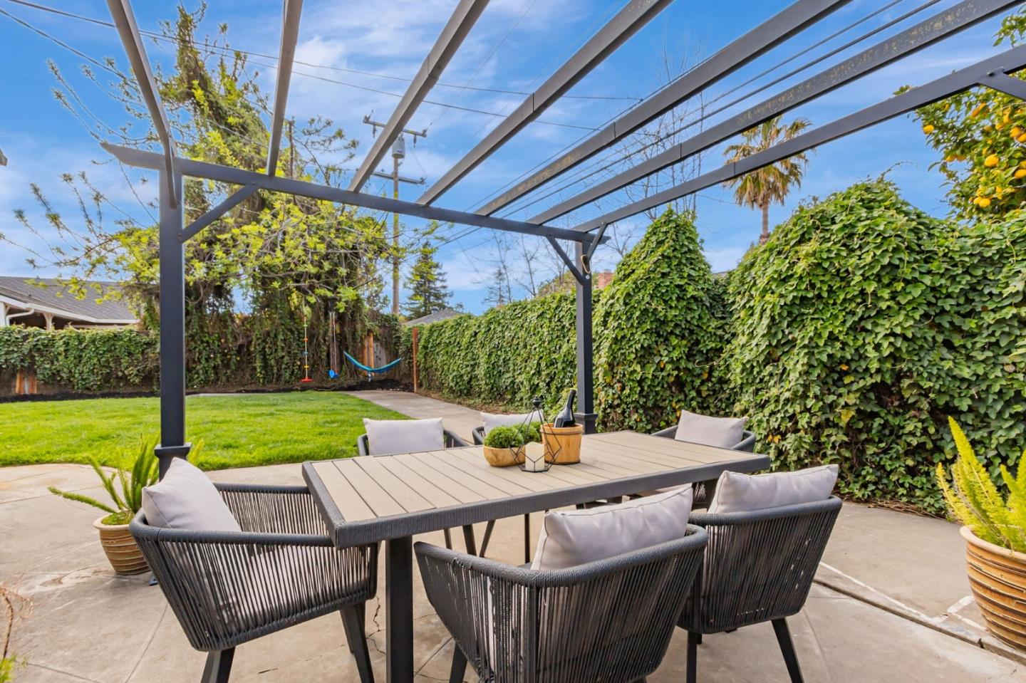 Detail Gallery Image 40 of 41 For 1453 Cherrydale Dr, San Jose,  CA 95125 - 4 Beds | 2 Baths