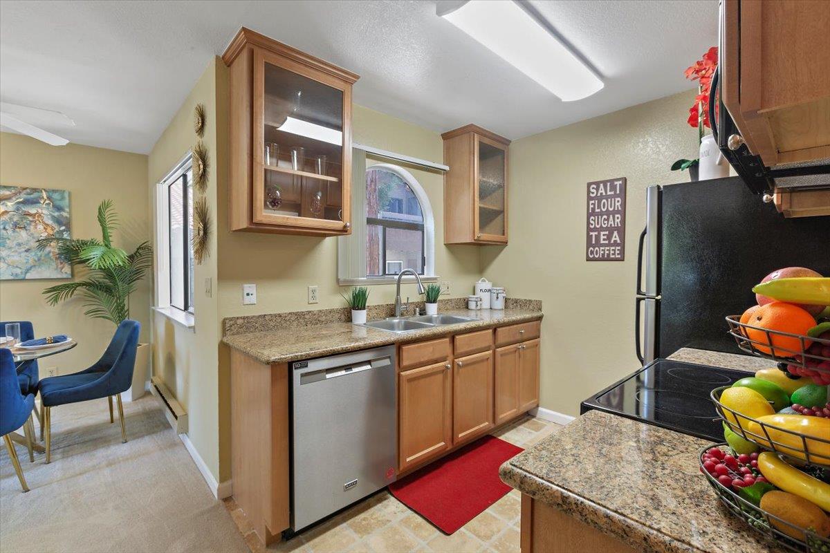 Detail Gallery Image 8 of 21 For 2250 Monroe St #228,  Santa Clara,  CA 95050 - 1 Beds | 1 Baths
