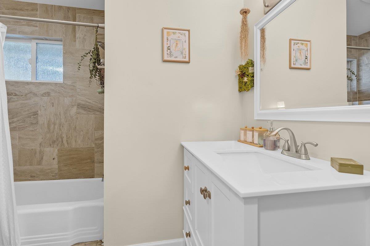 Detail Gallery Image 10 of 11 For 505 Clubhouse Dr, Aptos,  CA 95003 - 3 Beds | 2 Baths