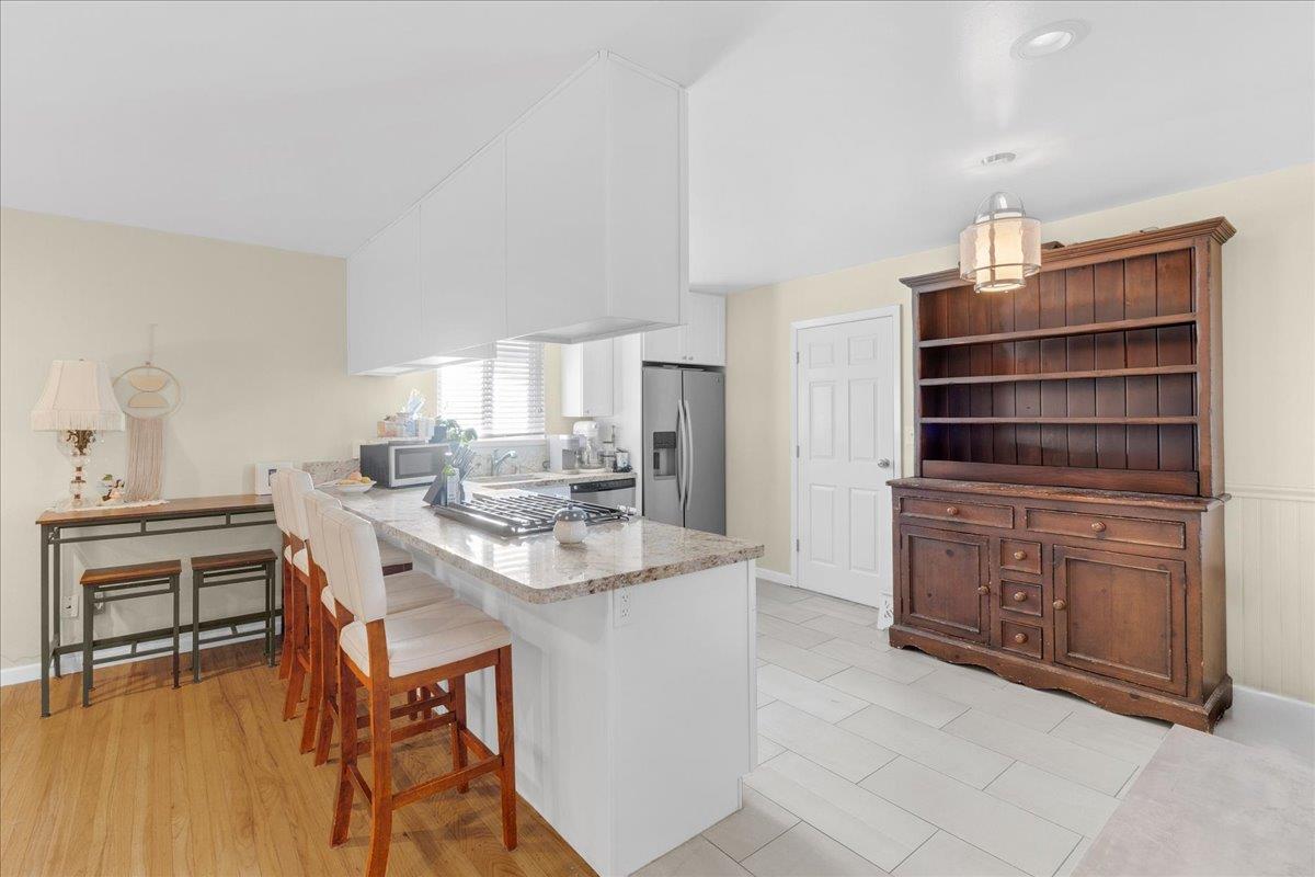Detail Gallery Image 4 of 11 For 505 Clubhouse Dr, Aptos,  CA 95003 - 3 Beds | 2 Baths